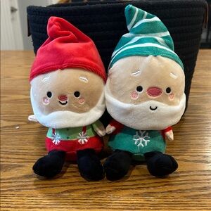 Hallmark Magnetic Plush Elf Set in Red and Light Green